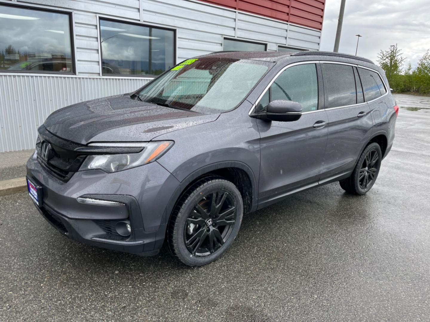 2022 BLACK HONDA PILOT SE (5FNYF6H20NB) with an 3.5L engine, Automatic transmission, located at 1960 Industrial Drive, Wasilla, 99654, (907) 274-2277, 61.573475, -149.400146 - Photo#0